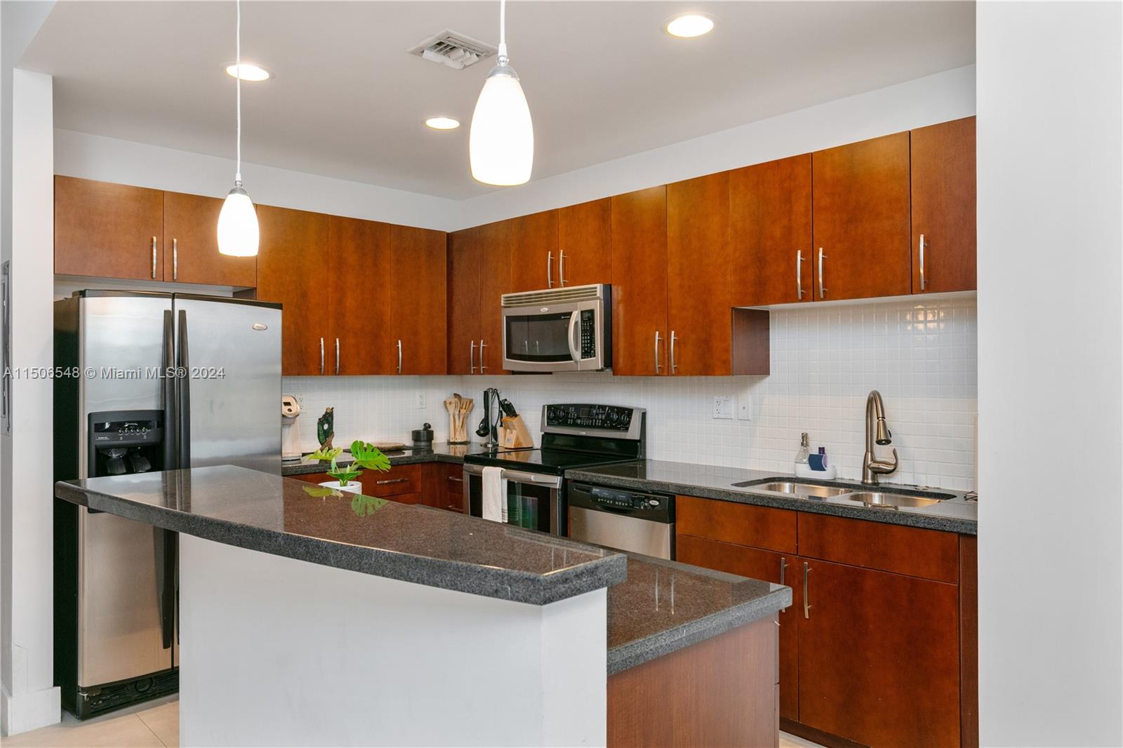 EDGE CONDO - Residential