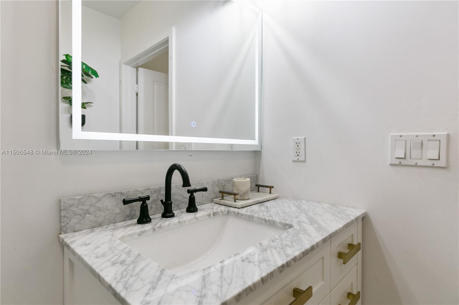 EDGE CONDO - Residential