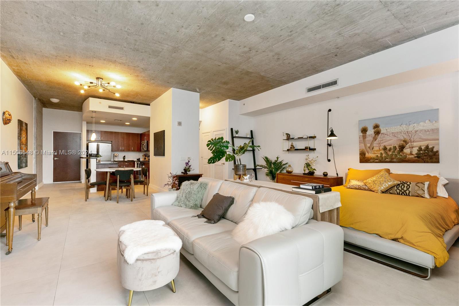 EDGE CONDO - Residential