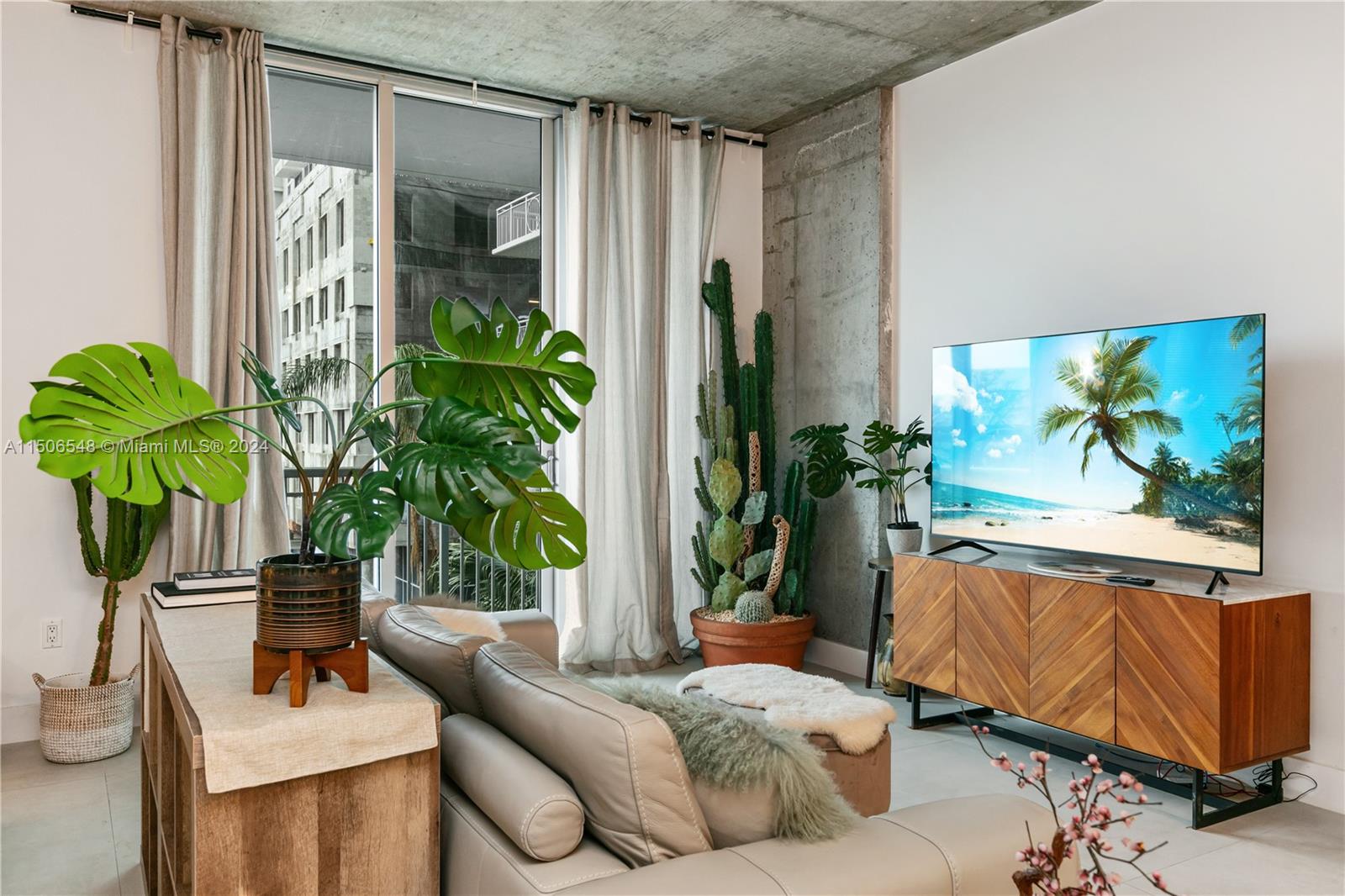 EDGE CONDO - Residential