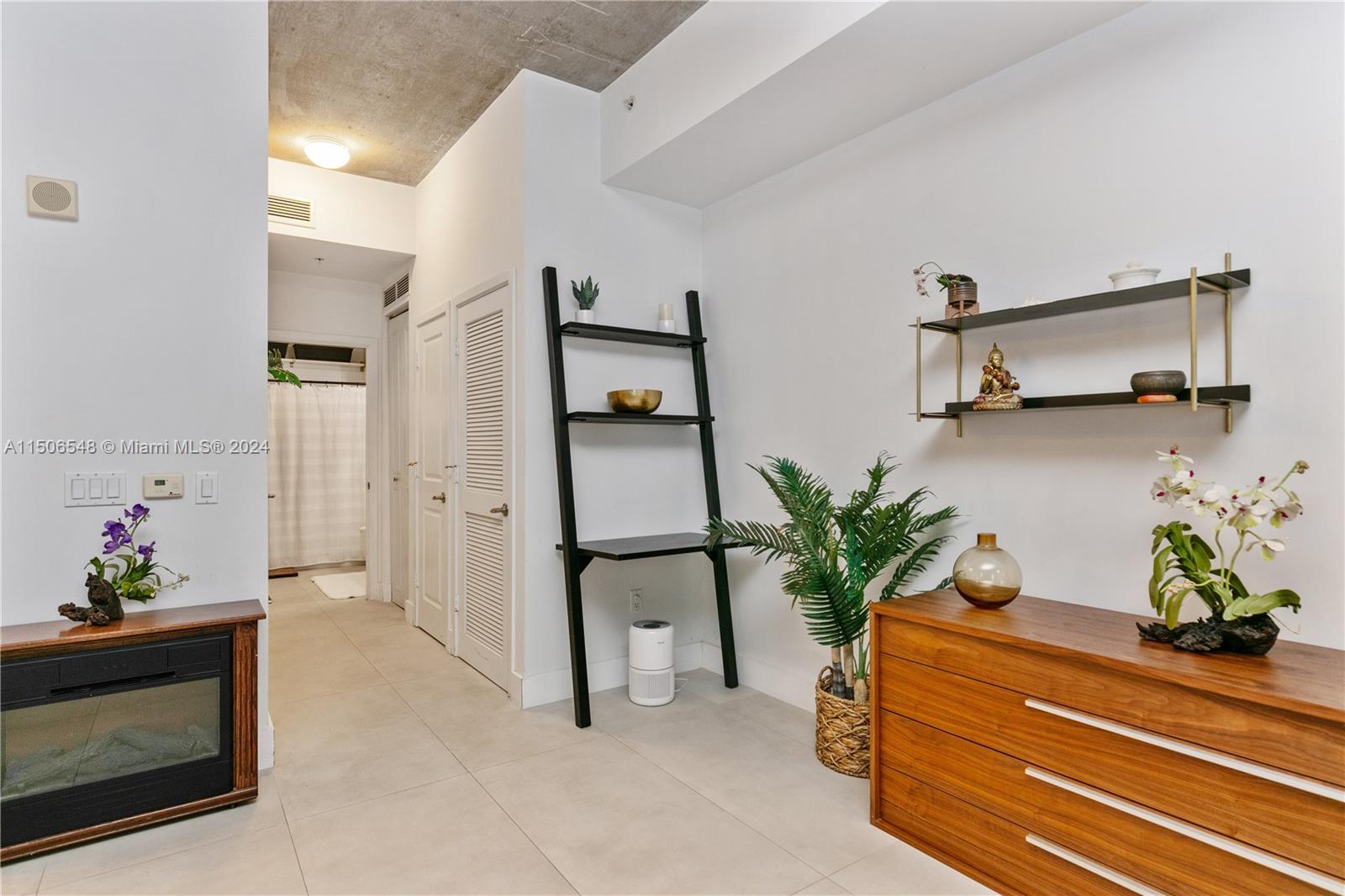 EDGE CONDO - Residential
