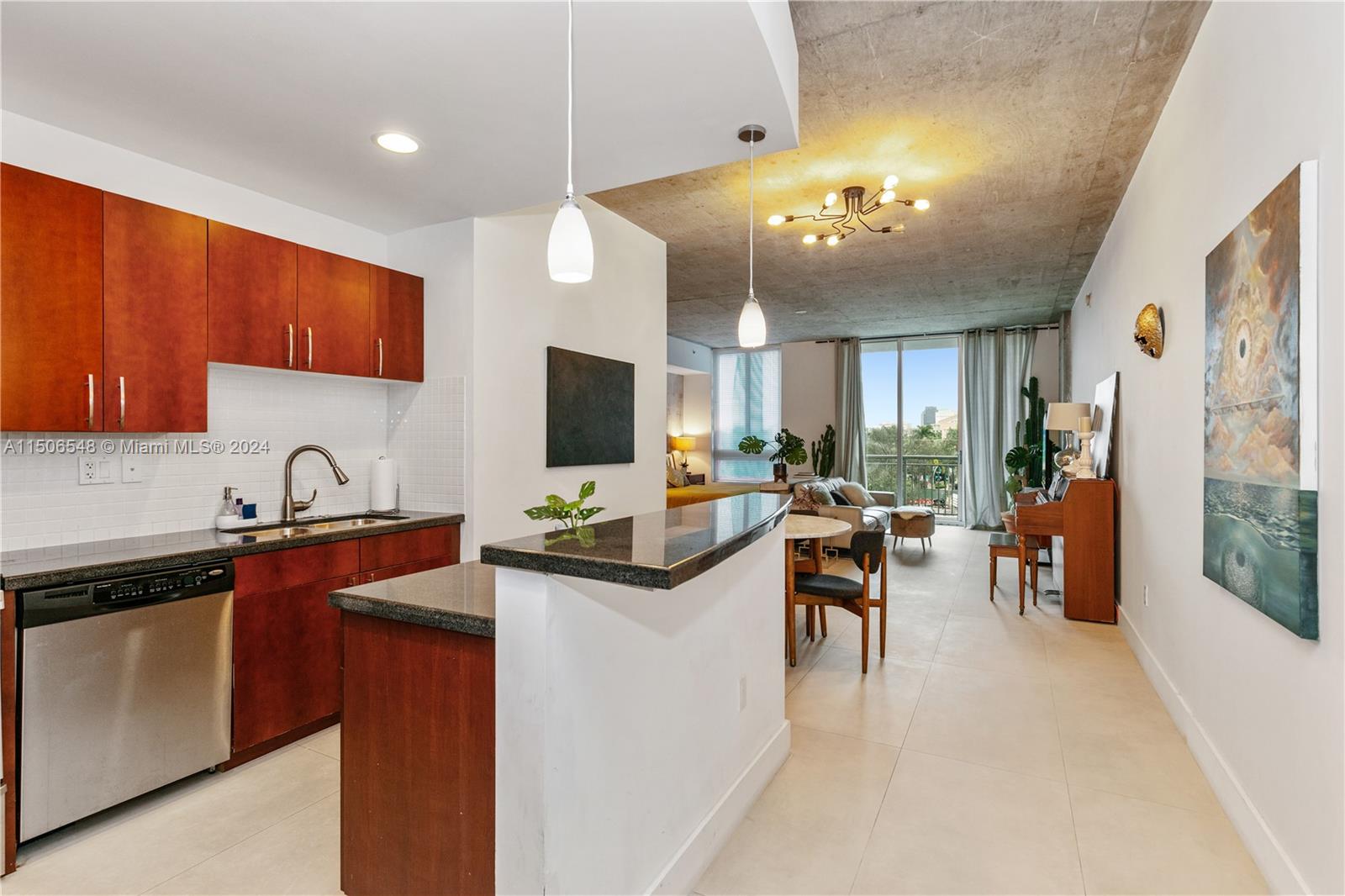 EDGE CONDO - Residential