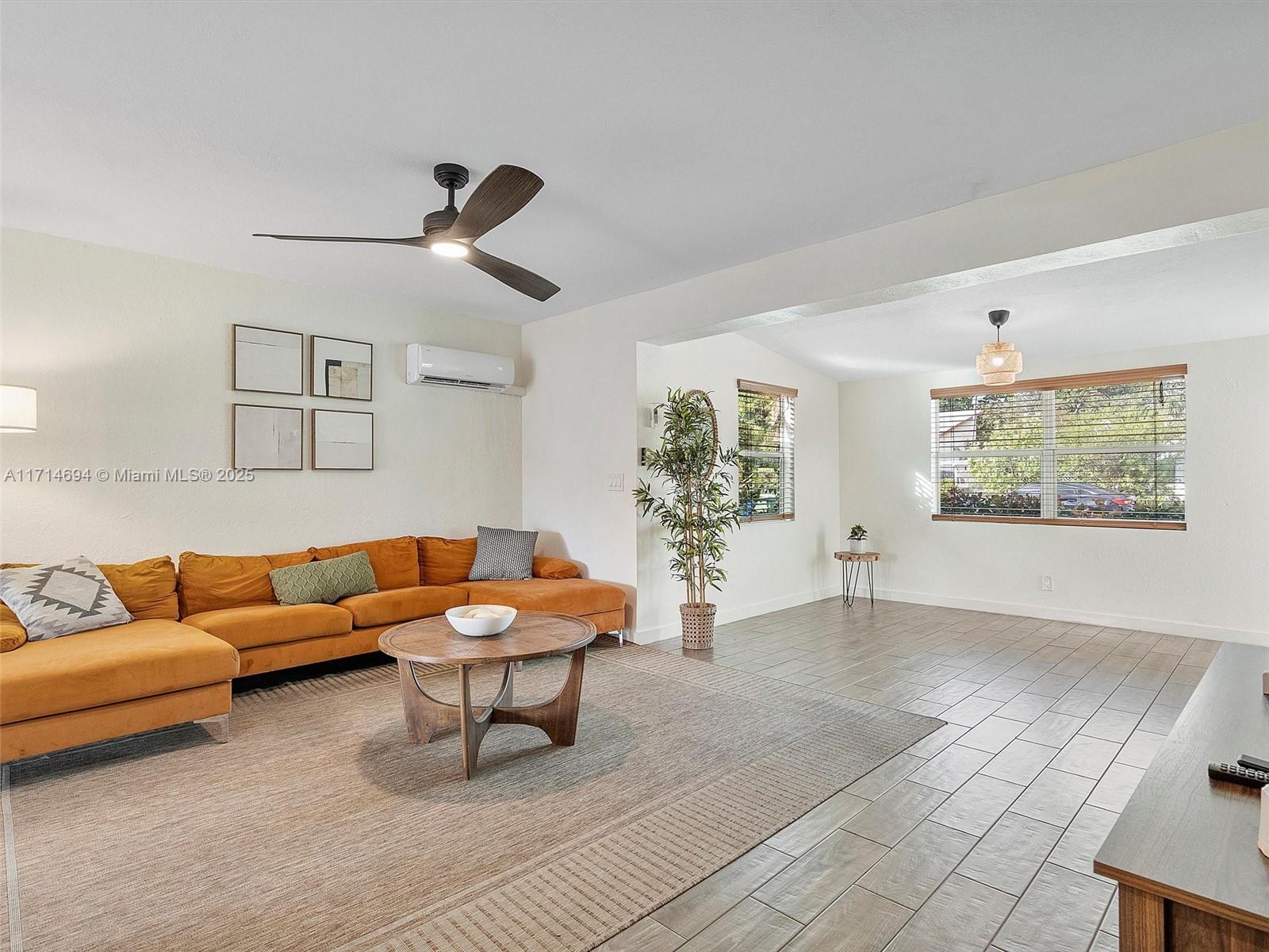 LAUDERDALE - Residential Income