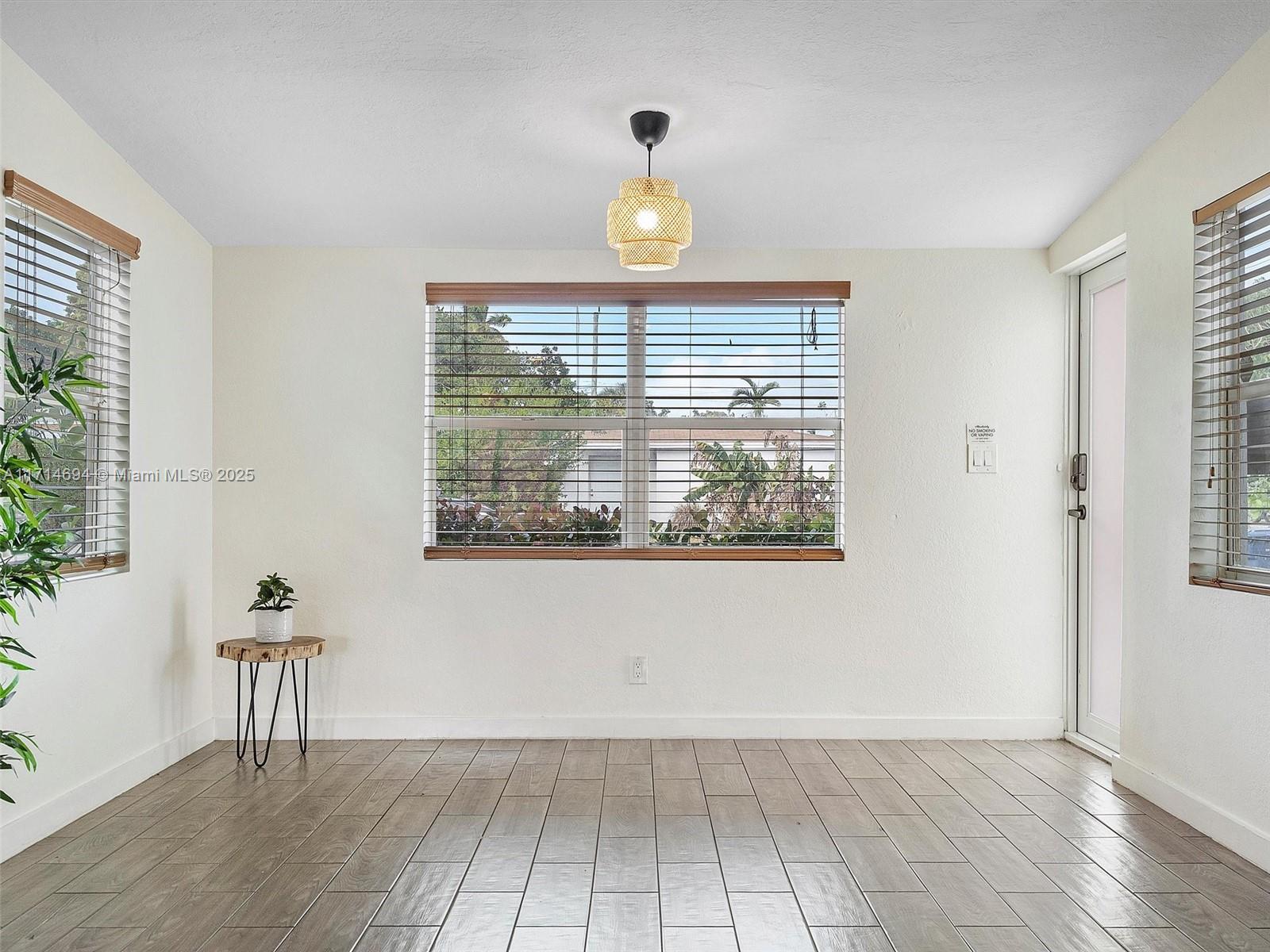 LAUDERDALE - Residential Income