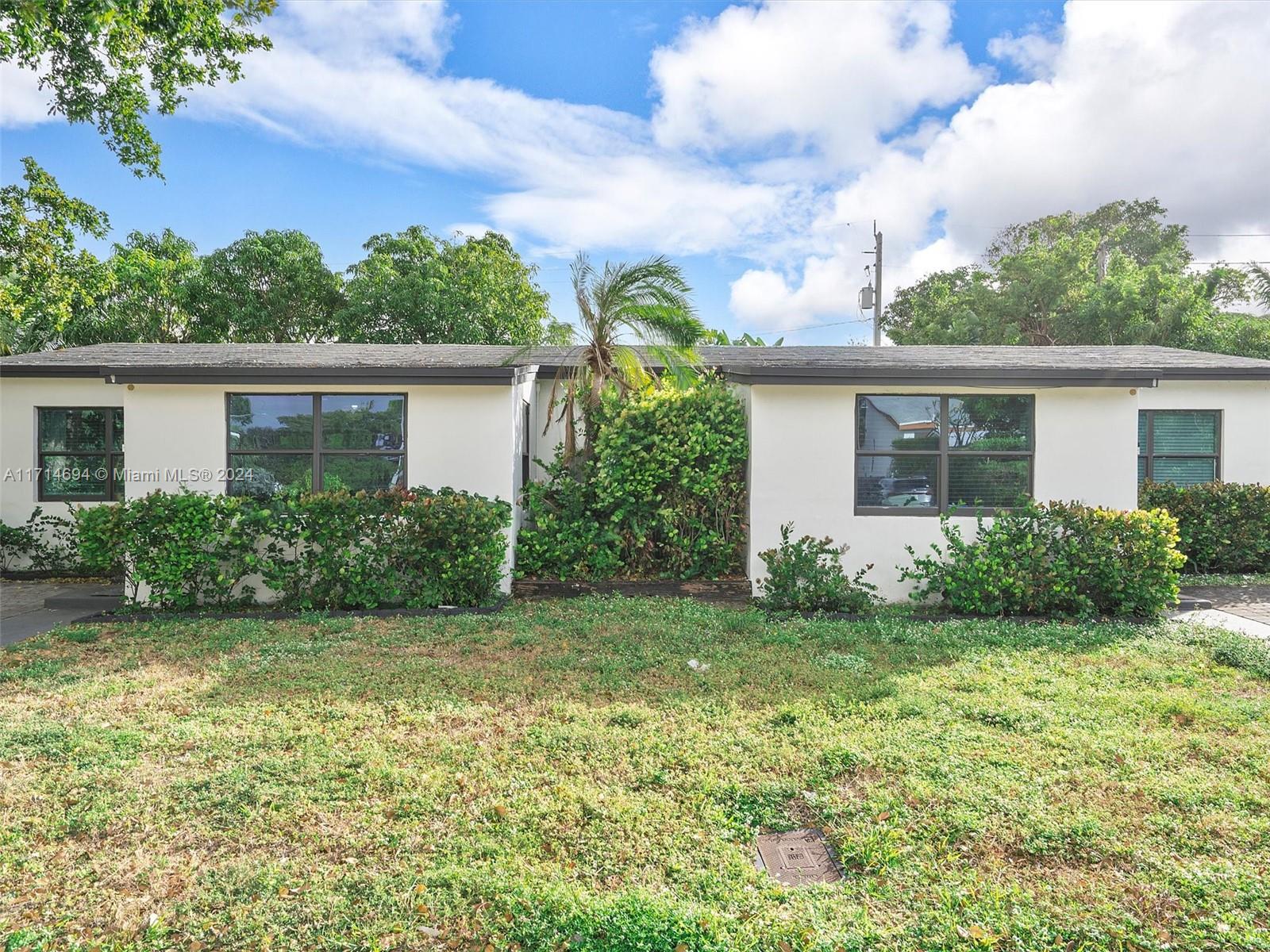 300 SW 23rd St