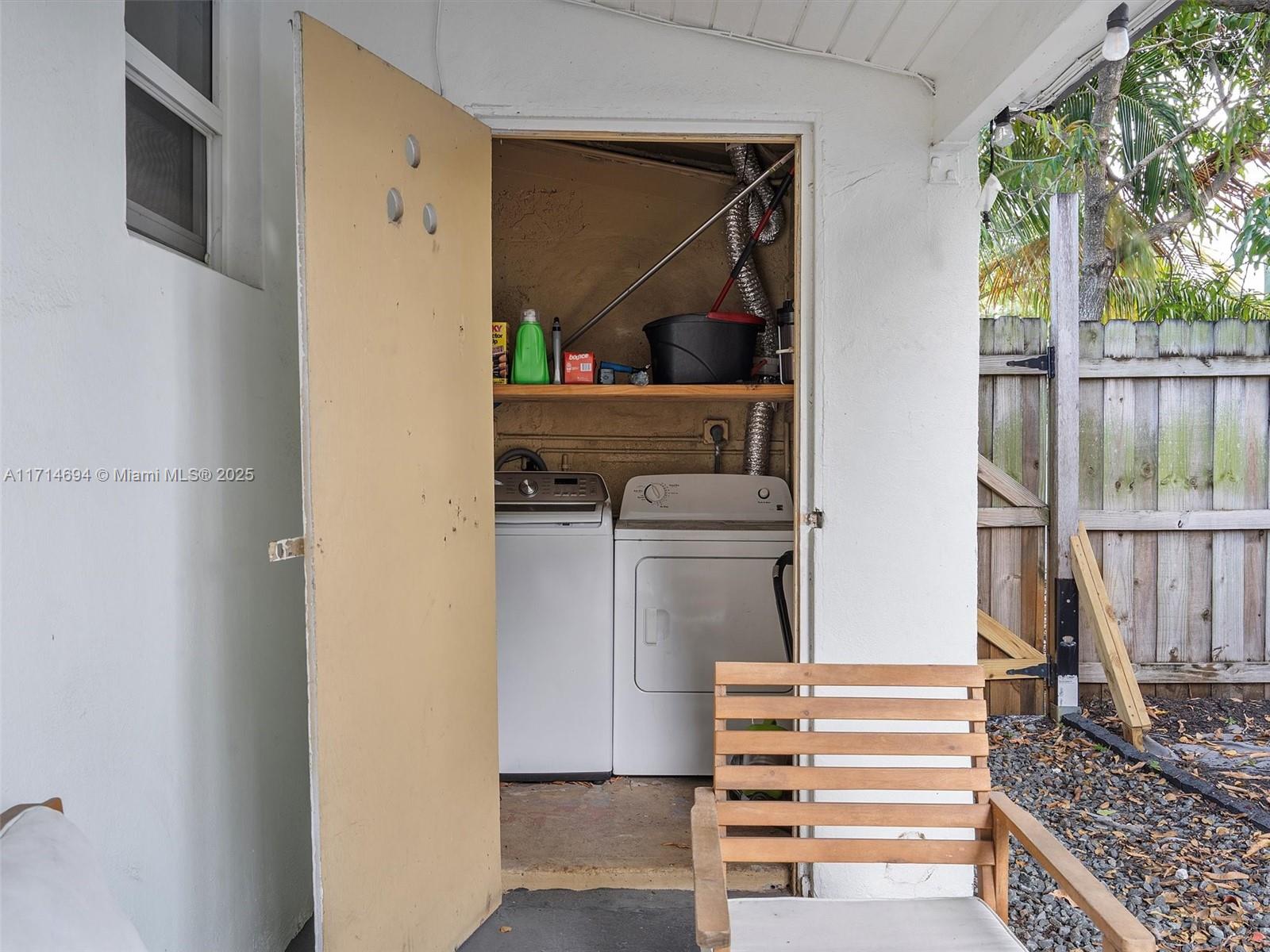 LAUDERDALE - Residential Income