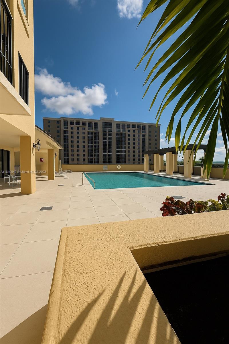KEYSTONE PARK CONDO - Residential