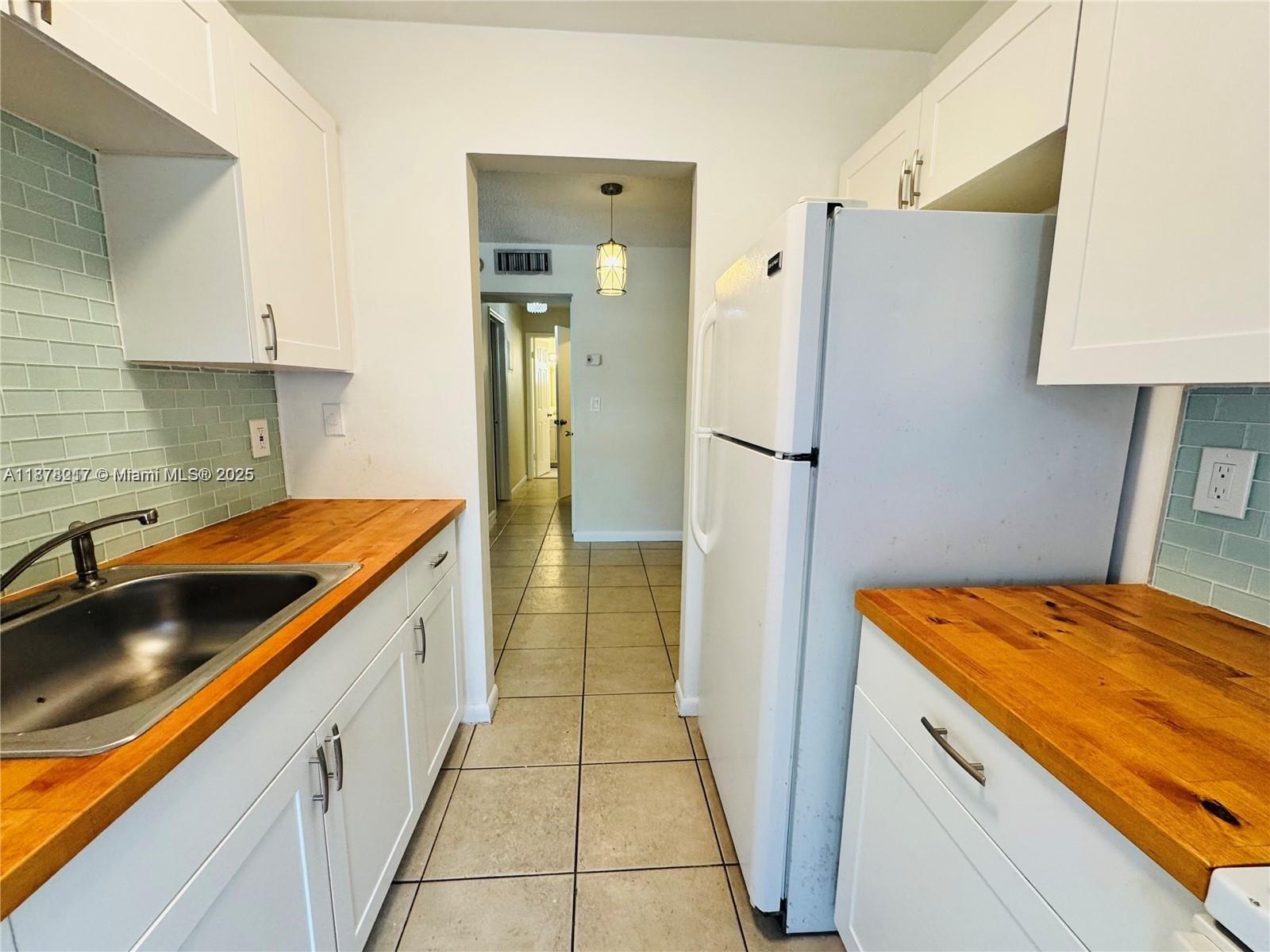 CLEVE APTS CONDO - Residential