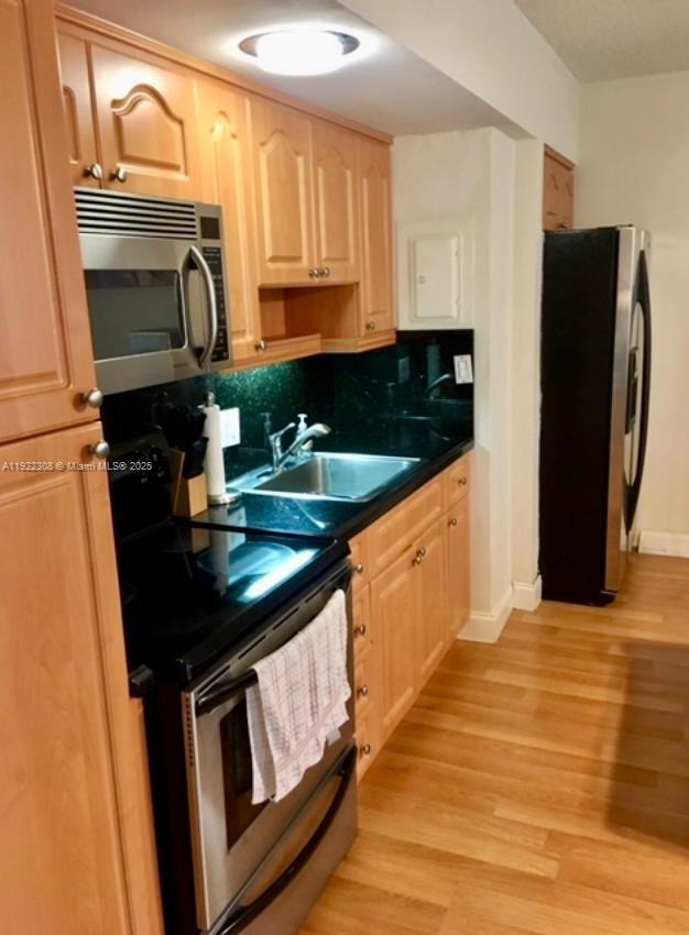 KING COLE CONDO - Residential