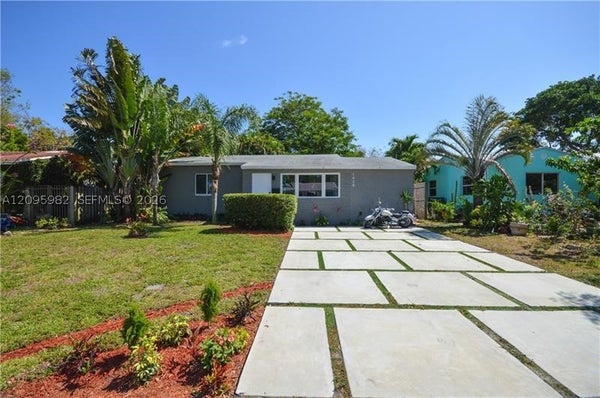 1428 PLUNKETT ST, HOLLYWOOD, FL 33020 - Image 91b2e9f3fcfb2e4fa42d795d4fdf90e7/2139904986