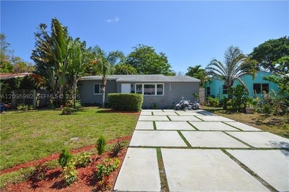 1428 Plunkett St Hollywood FL 33020