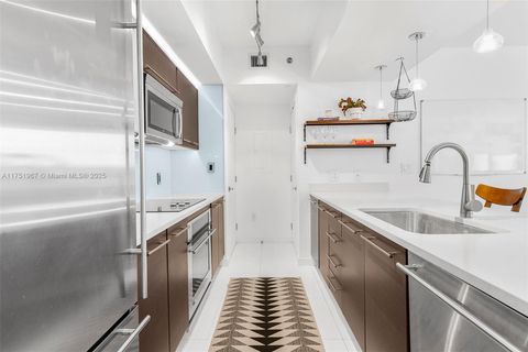 55 SE 6th St 2405 Miami FL 33131