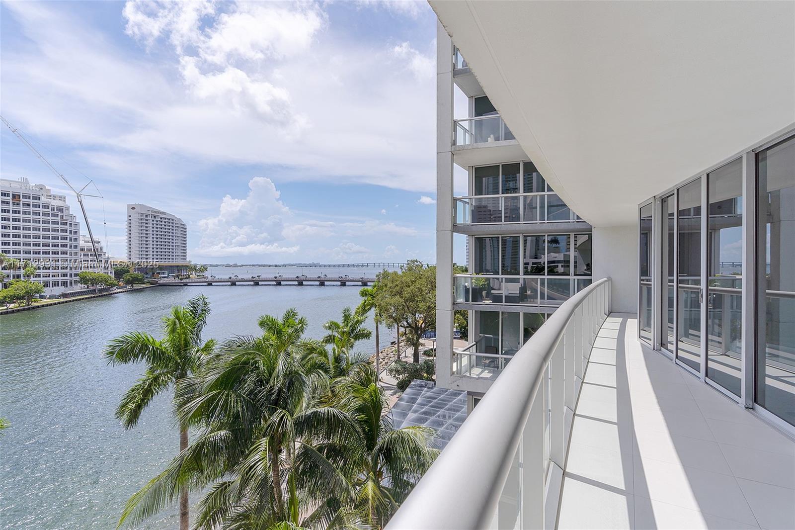 495 Brickell Ave Bay407, Miami, Broward County, Florida - 2 Bedrooms  
2 Bathrooms - 