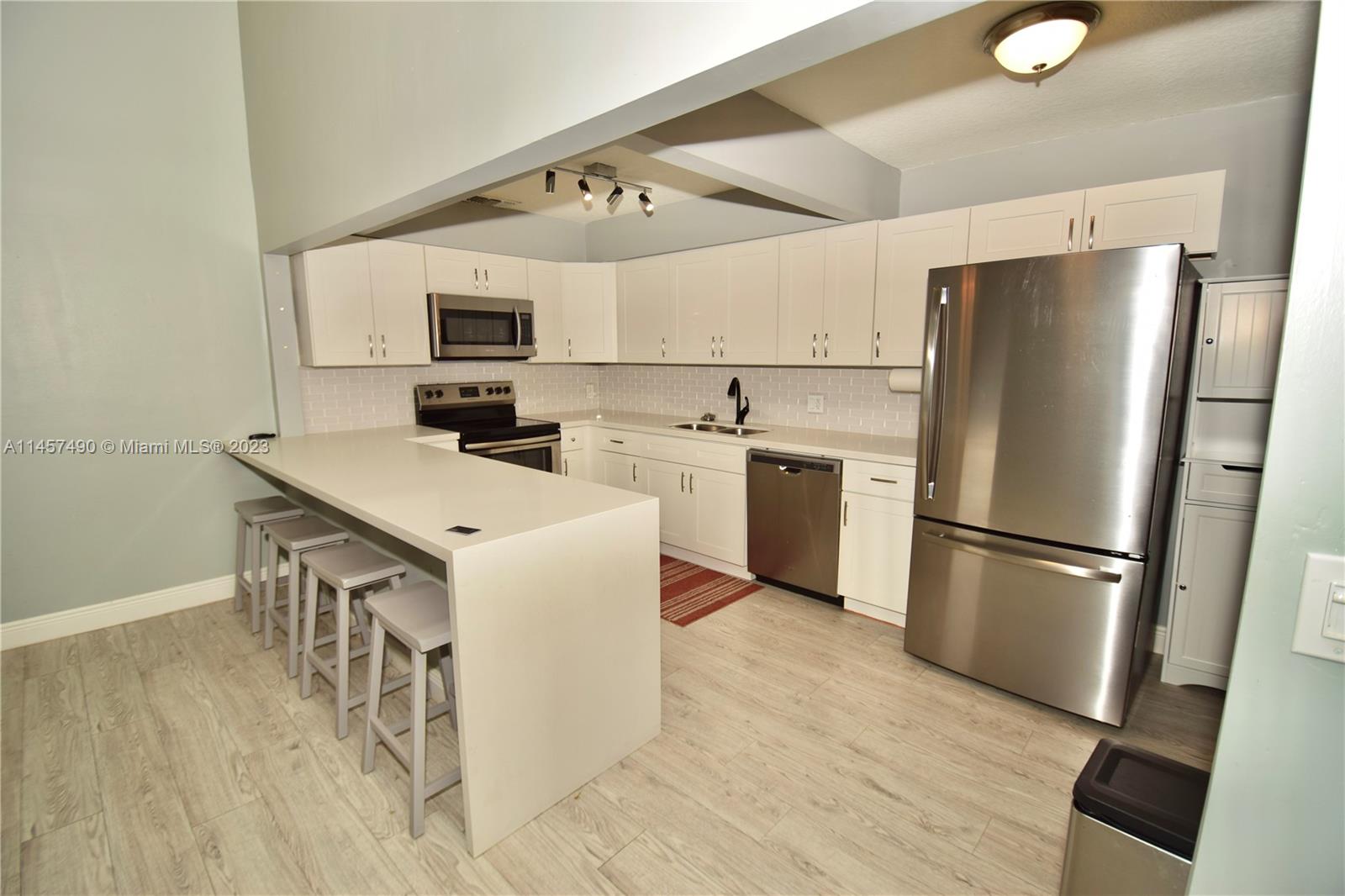 EVERGLADES SUGAR & LAND C - Residential Lease