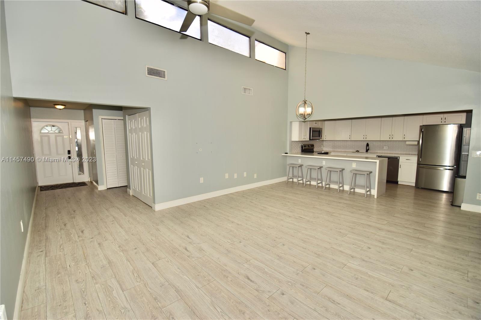 EVERGLADES SUGAR & LAND C - Residential Lease