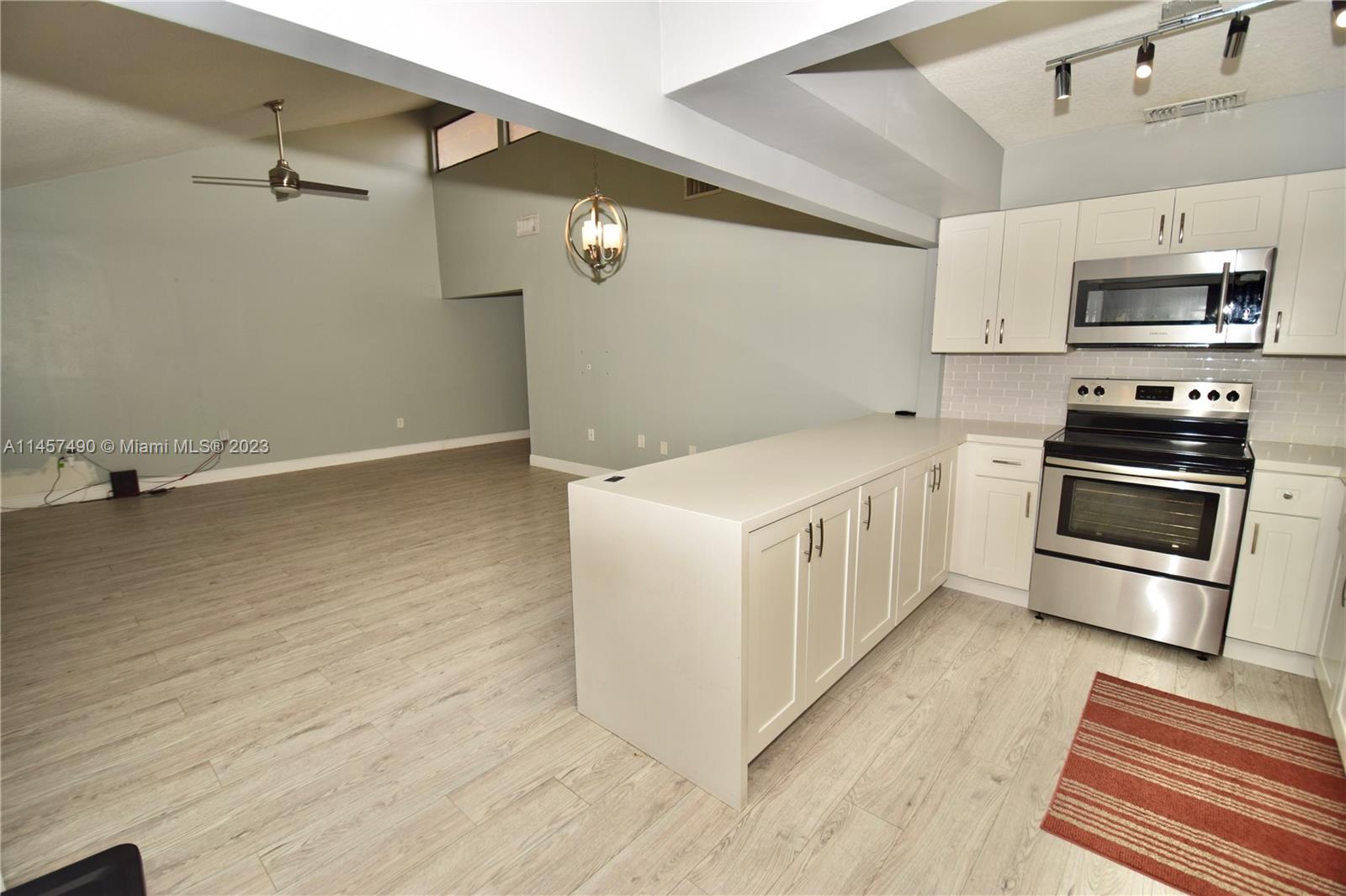 EVERGLADES SUGAR & LAND C - Residential Lease