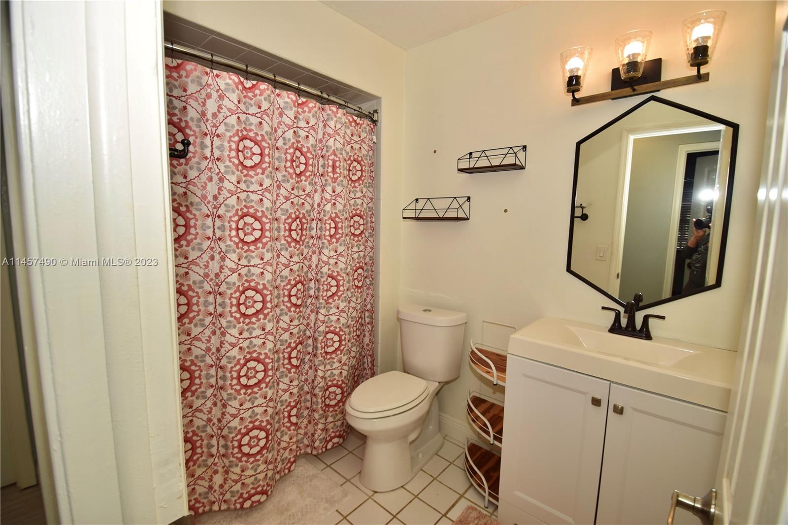 EVERGLADES SUGAR & LAND C - Residential Lease