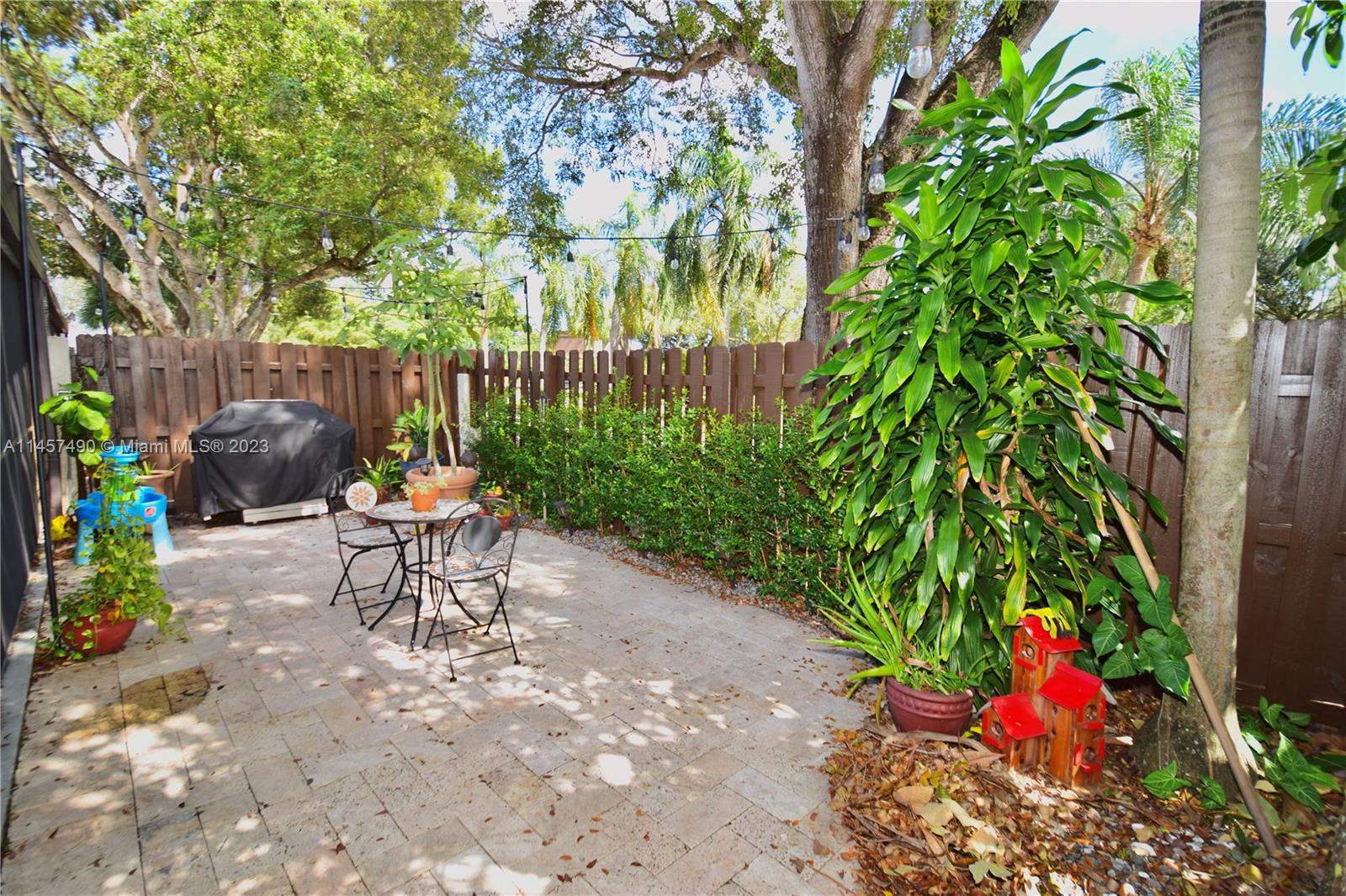 EVERGLADES SUGAR & LAND C - Residential Lease