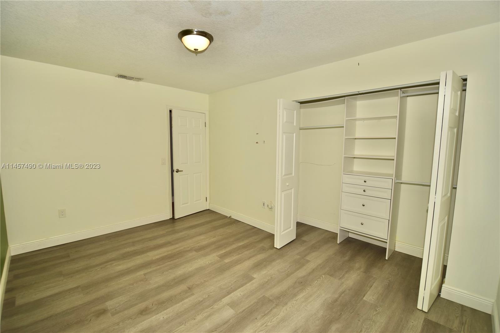 EVERGLADES SUGAR & LAND C - Residential Lease