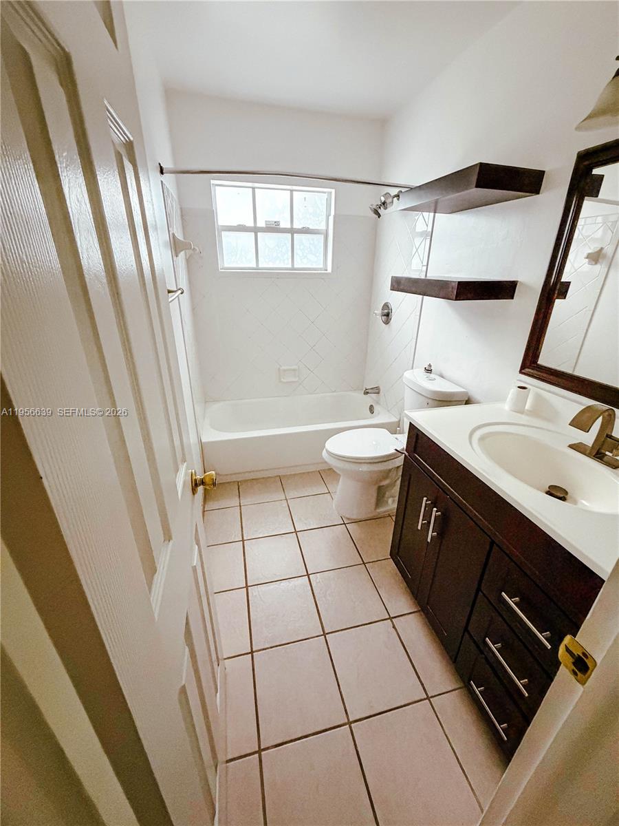 SUNRISE GOLF VILLAGE SEC - Residential Lease