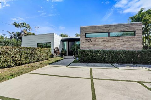 2120 NE 197th Ter Miami FL 33179