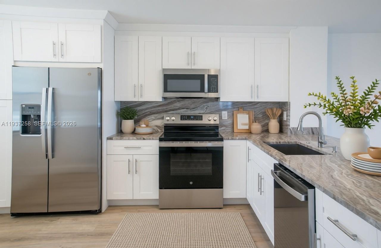 CYPRESS BEND CONDOMINIUM - Residential