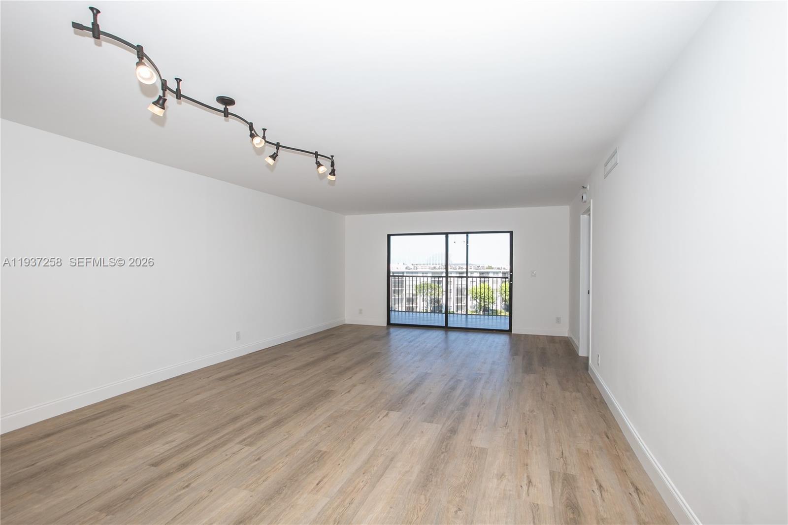 CYPRESS BEND CONDOMINIUM - Residential