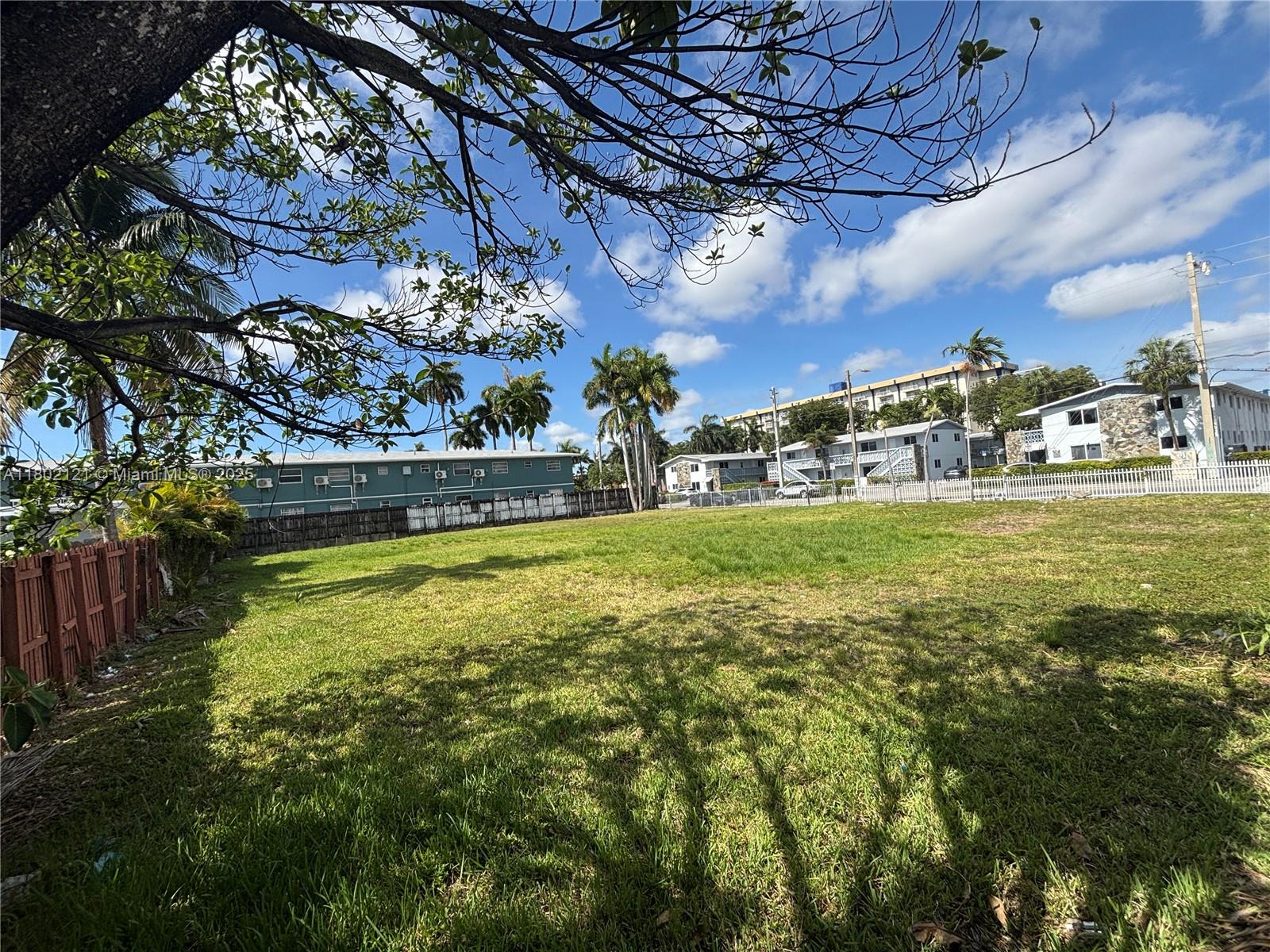 895 NW 45th Ave
