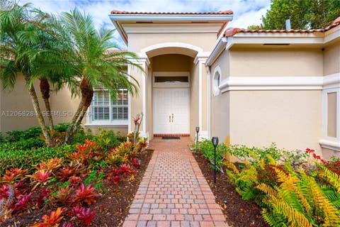 Photo of 6918 SE Sleepy Hollow Ln, Stuart, FL 34997 (MLS # A12068284)