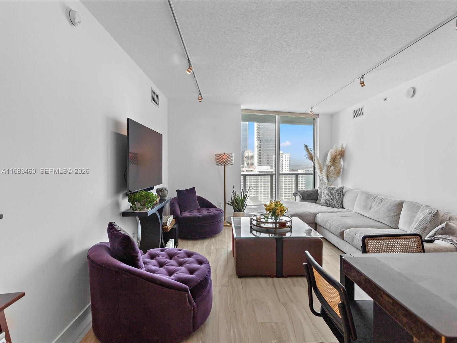 QUANTUM ON THE BAY CONDO - Residential