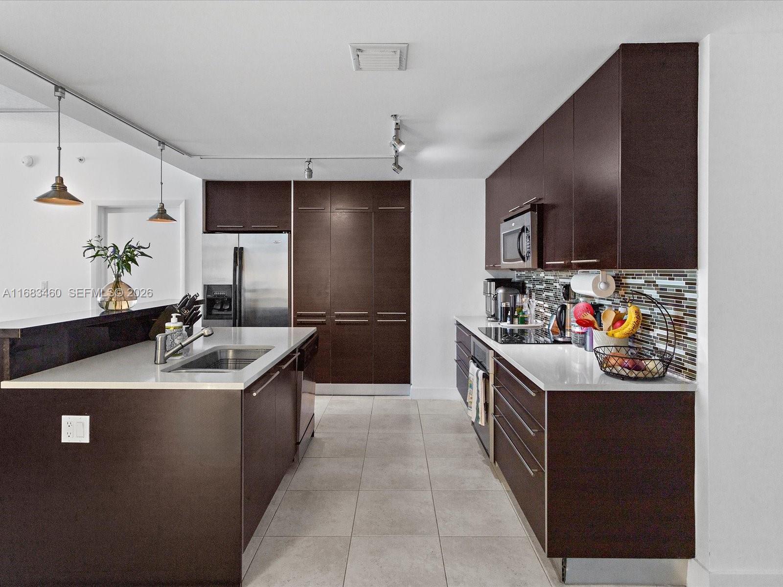 QUANTUM ON THE BAY CONDO - Residential