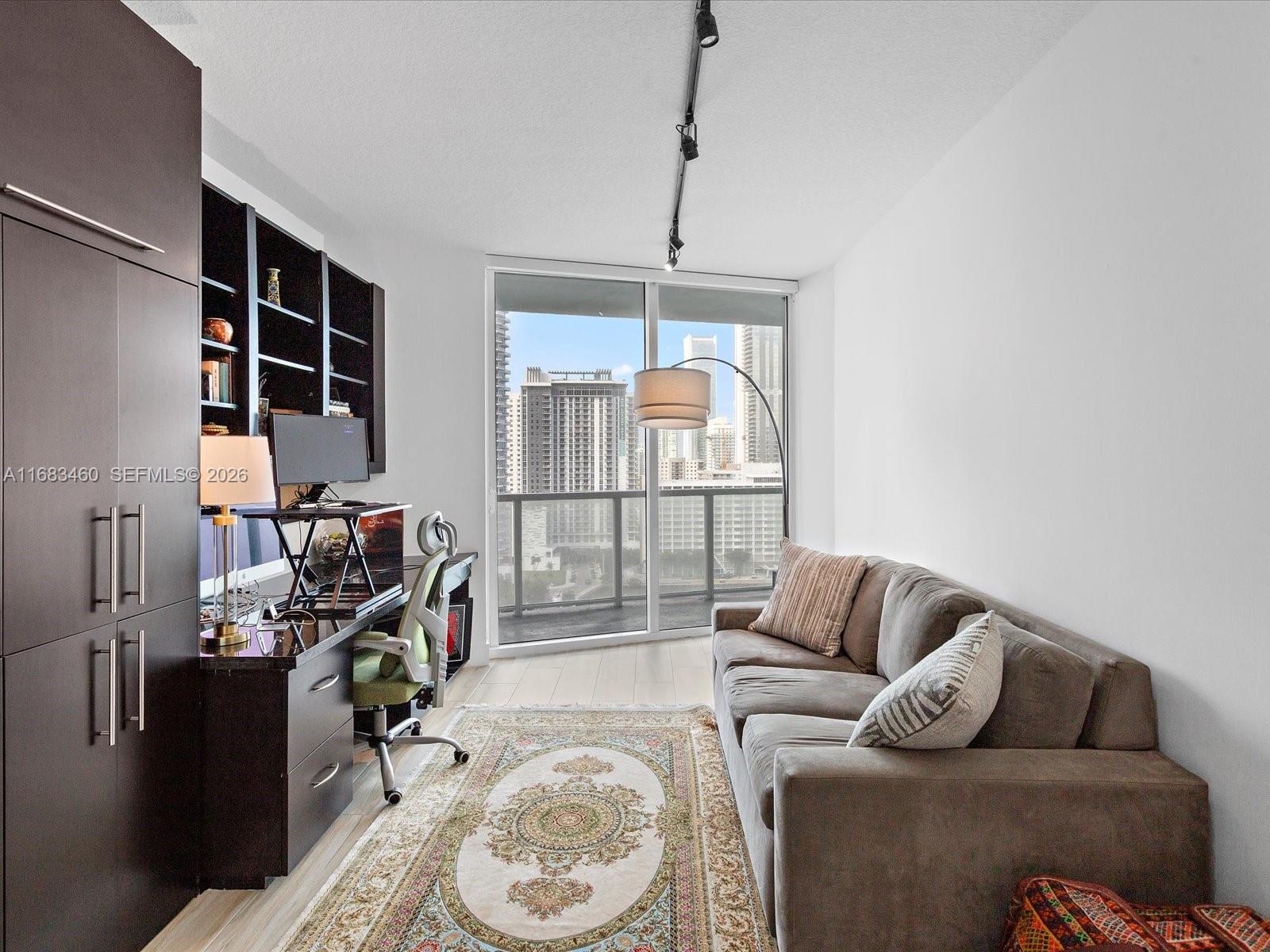 QUANTUM ON THE BAY CONDO - Residential