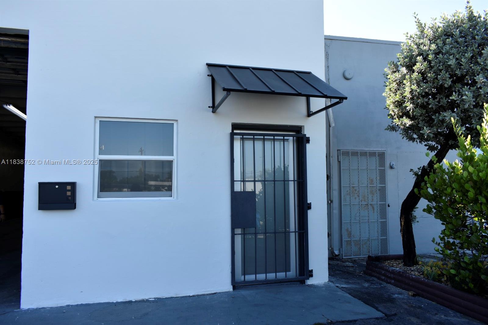 2381 SW 57th Ave