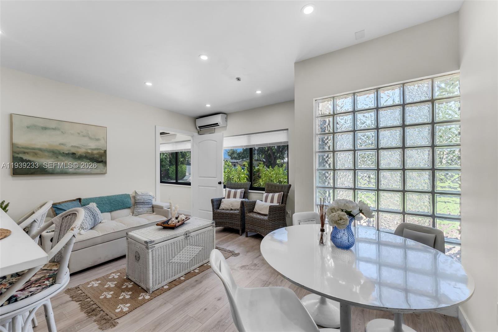 TWIN OAKS - Residential