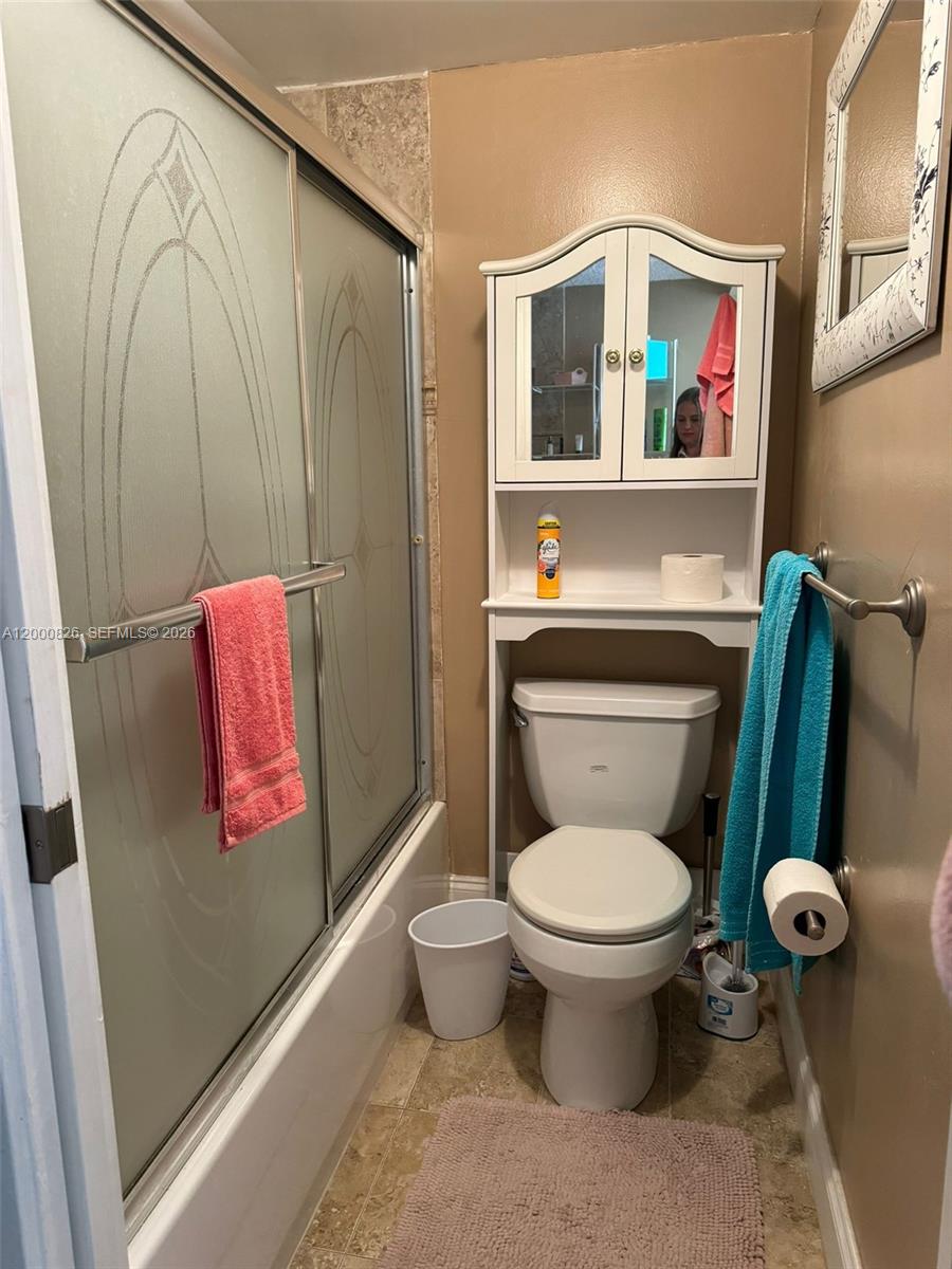 PLAZA OF AMERICAS CONDO P - Residential Lease