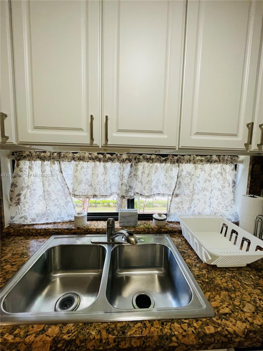 PLAZA OF AMERICAS CONDO P - Residential Lease