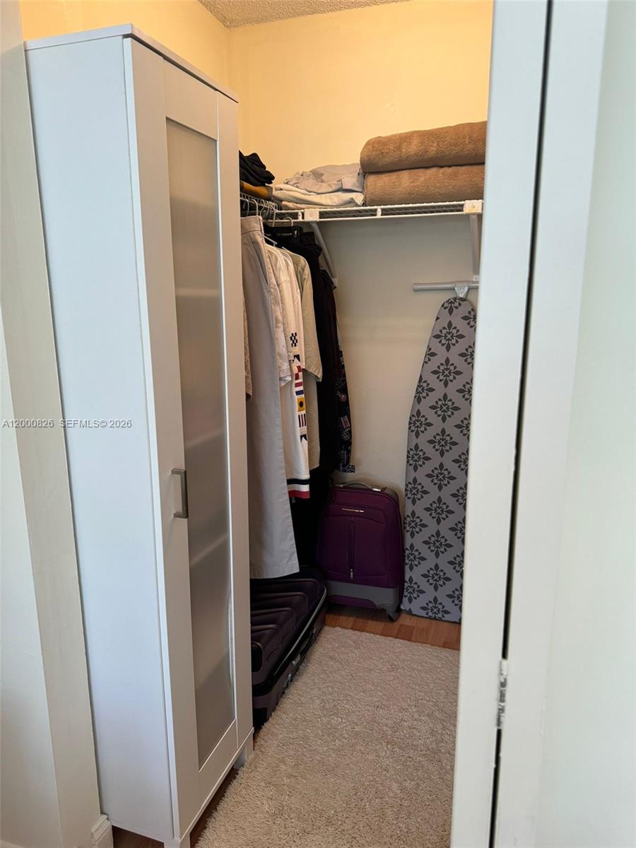 PLAZA OF AMERICAS CONDO P - Residential Lease