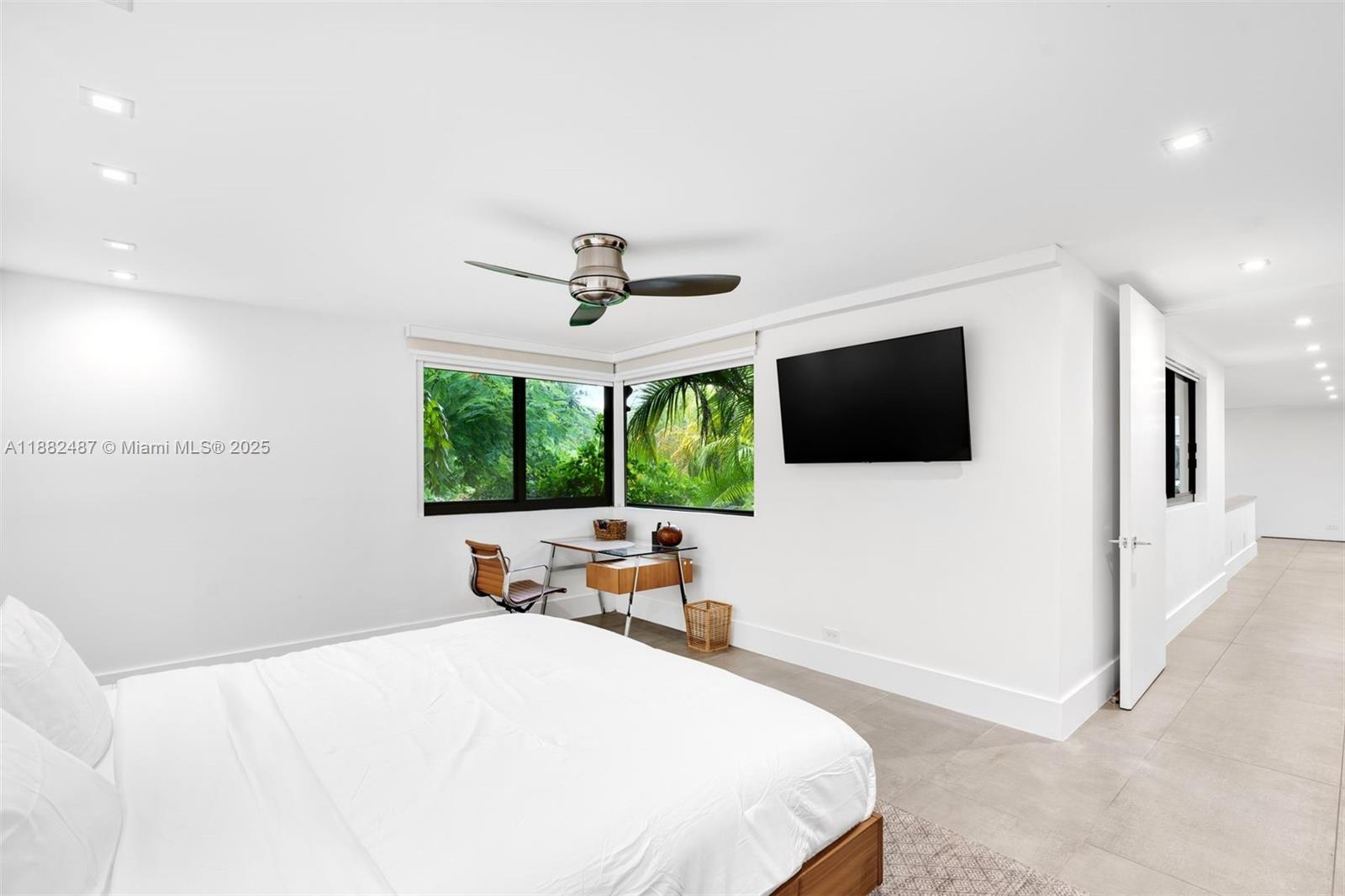 SUNSET ISLANDS-ISLAND NO - Residential Lease