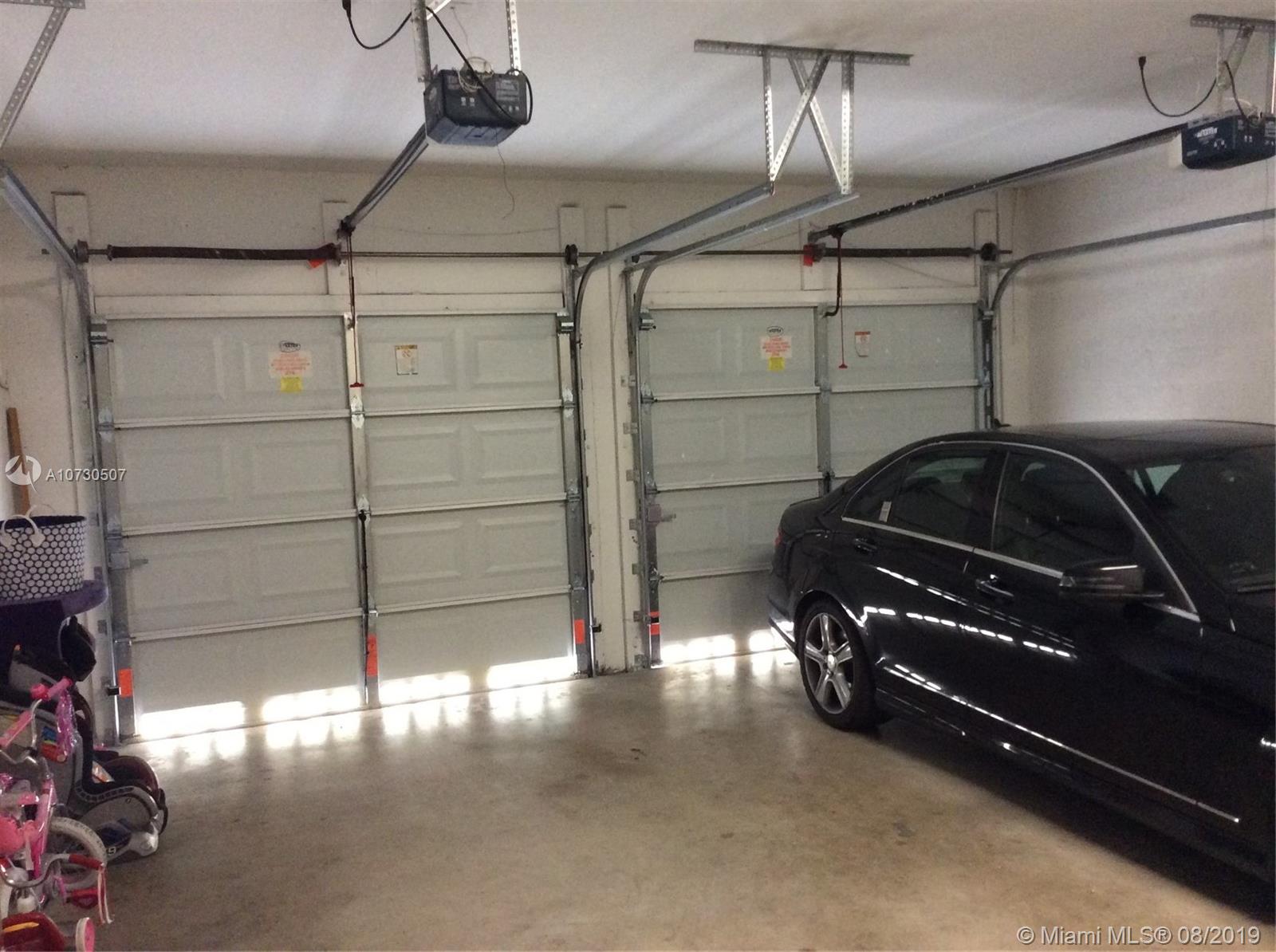 CHAMPION LAKES - Residential