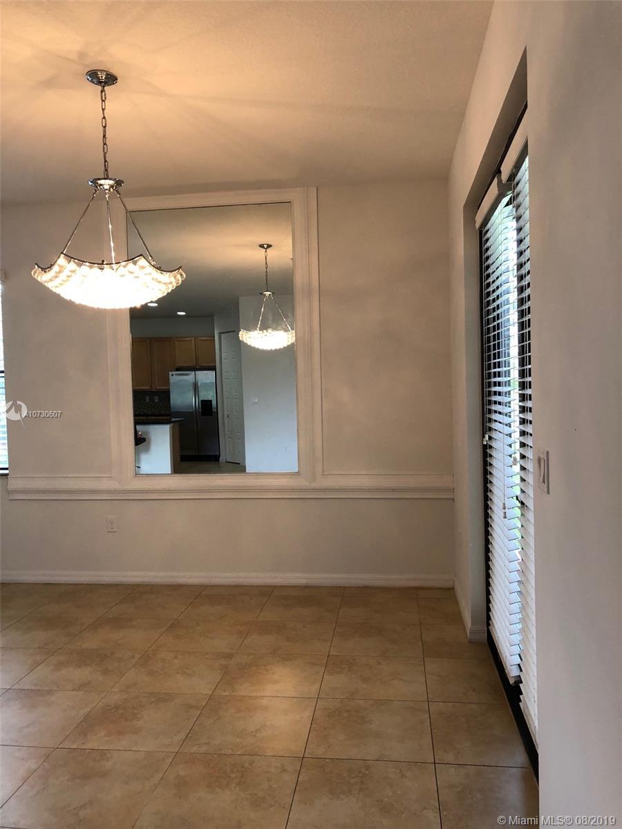 CHAMPION LAKES - Residential