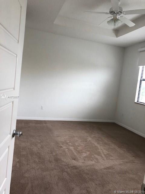 CHAMPION LAKES - Residential