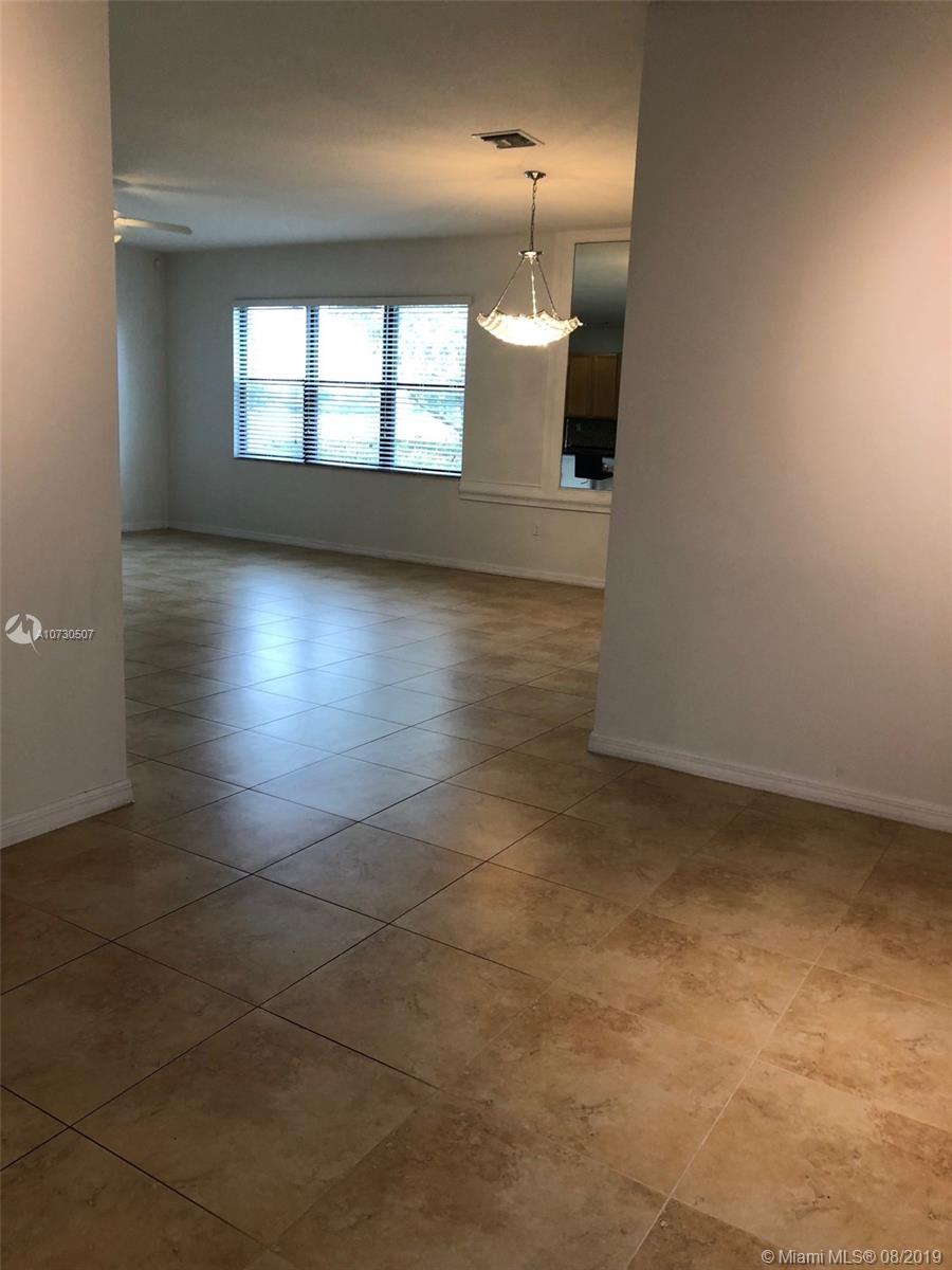 CHAMPION LAKES - Residential