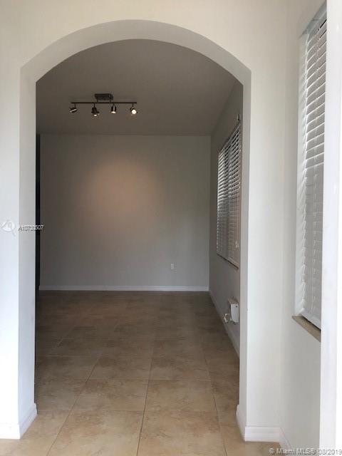 CHAMPION LAKES - Residential