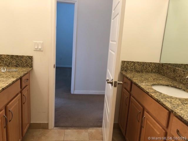 CHAMPION LAKES - Residential