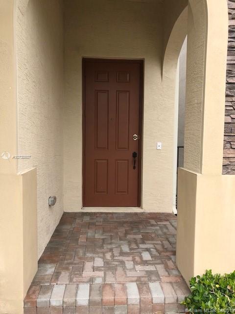 CHAMPION LAKES - Residential