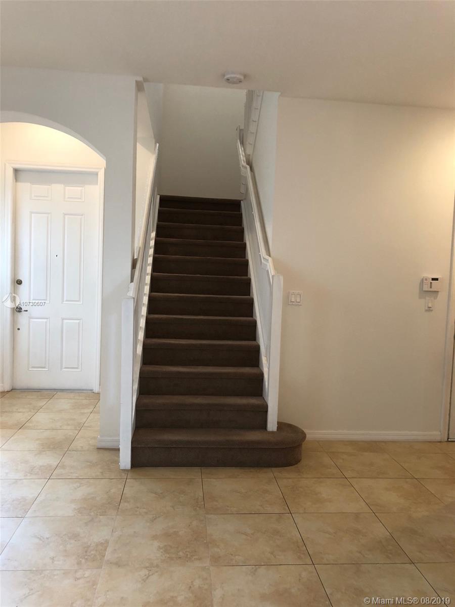 CHAMPION LAKES - Residential