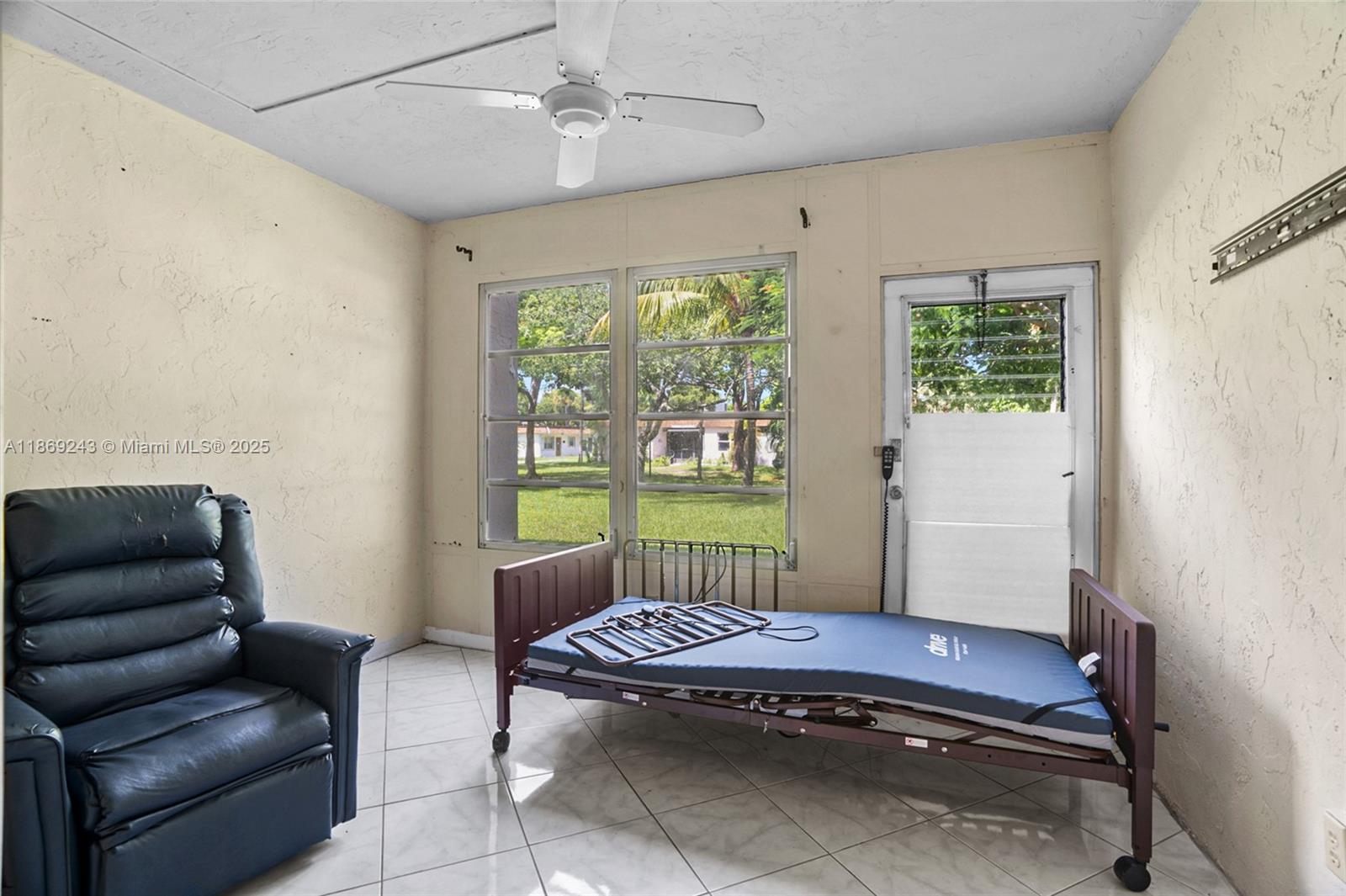 NATURA CONDO NO 1 - Residential