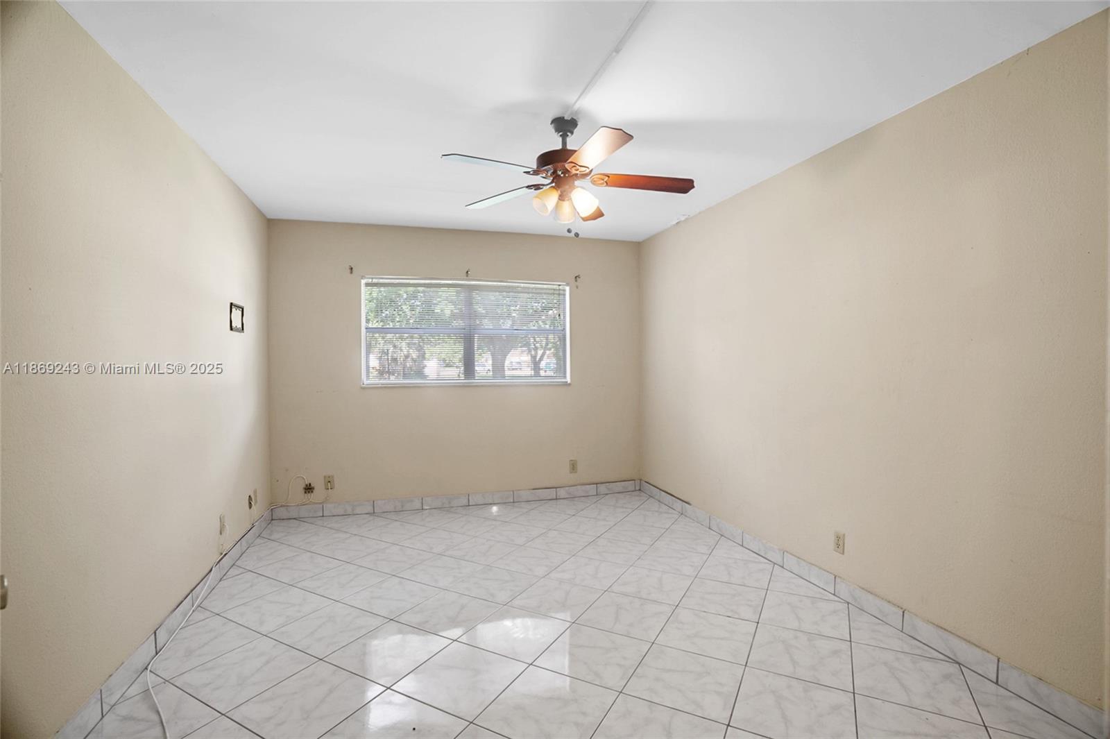 NATURA CONDO NO 1 - Residential