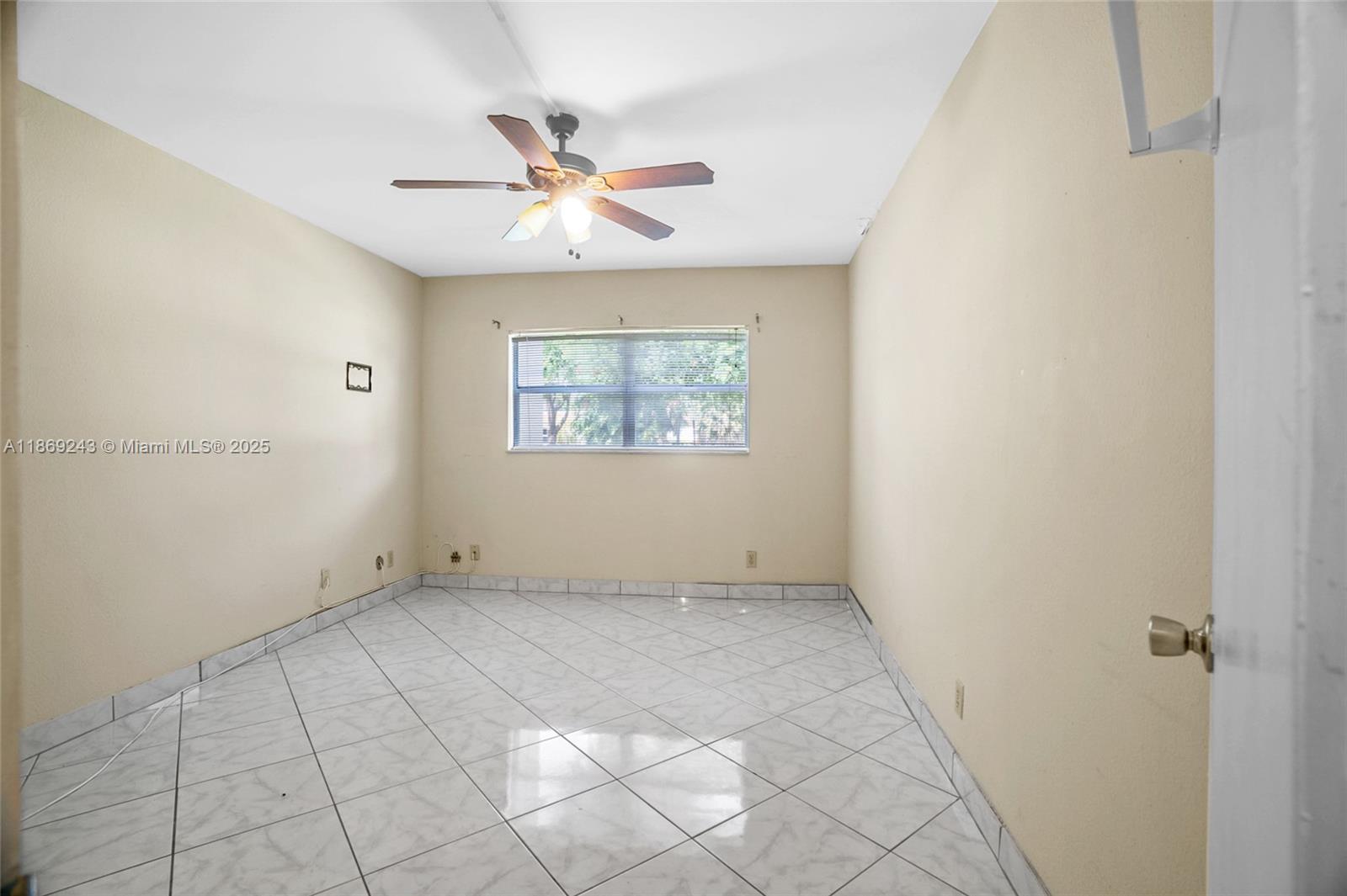 NATURA CONDO NO 1 - Residential