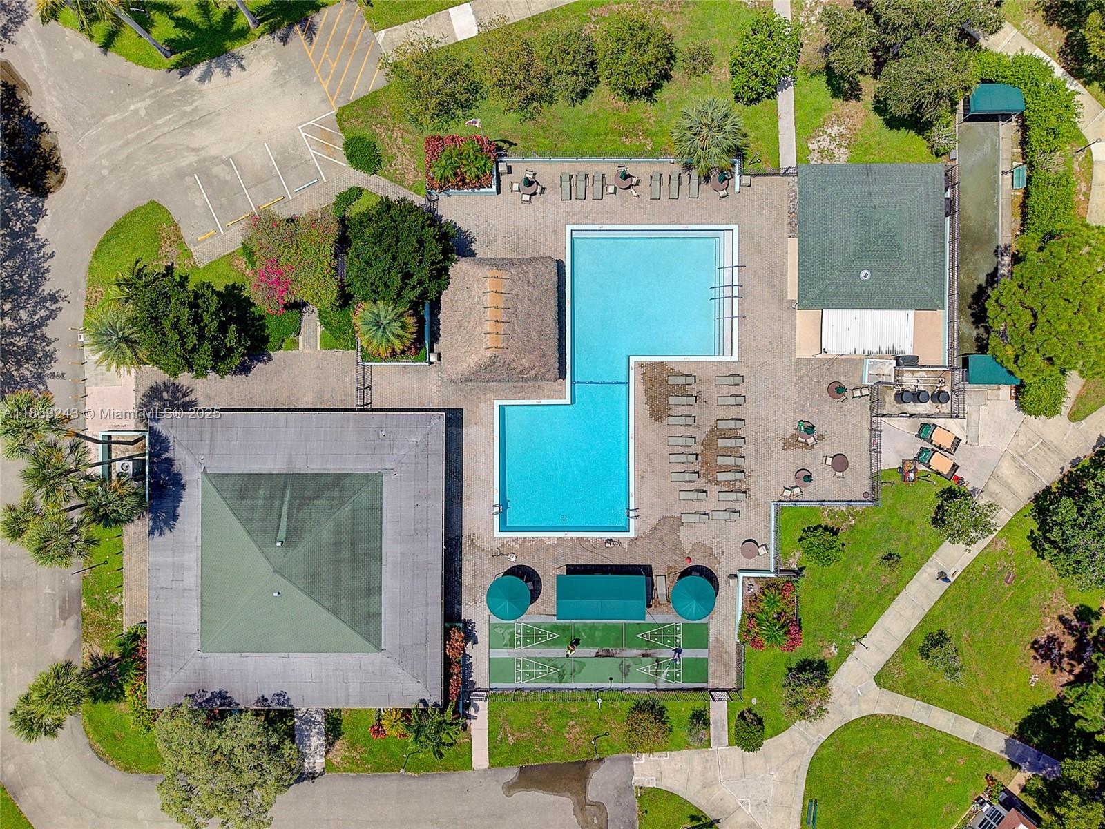 NATURA CONDO NO 1 - Residential